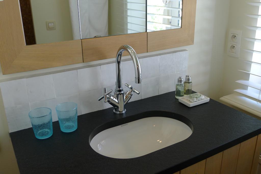 The Herring'S Residence - Stylish Private Cottage With Breakfast In Historic Center - Adults-Only Brygge Rum bild